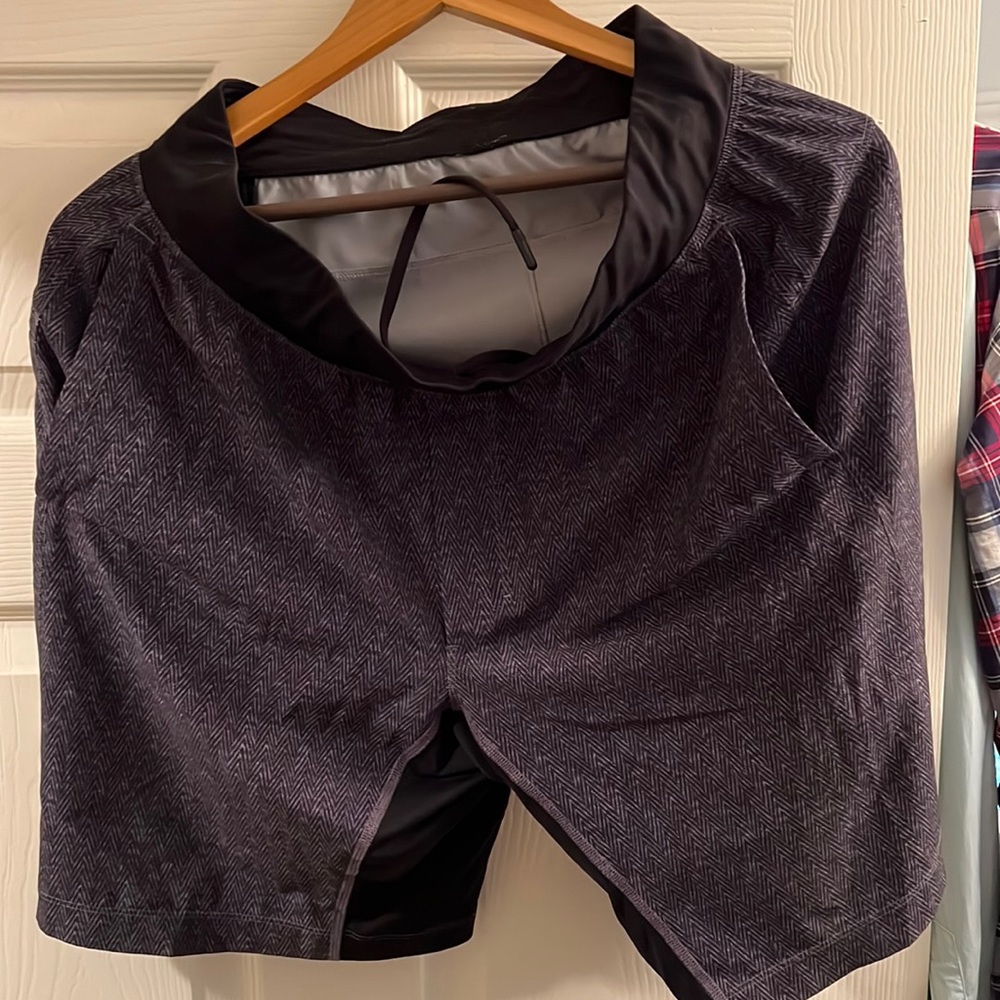 Gray herringbone Lulu shorts size medium.